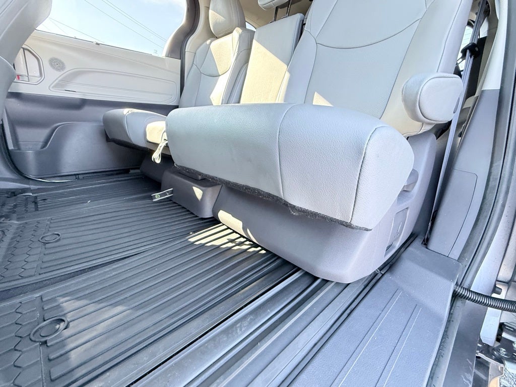 2021 Toyota Sienna XLE 7 Passenger
