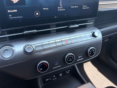 2027 Hyundai KONA SE