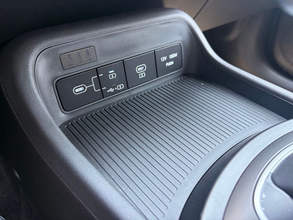 2027 Hyundai KONA SE