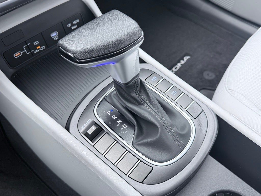 2026 Hyundai KONA SE FWD