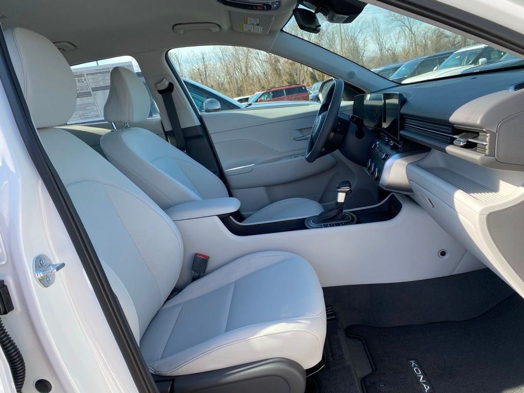 2026 Hyundai KONA SE