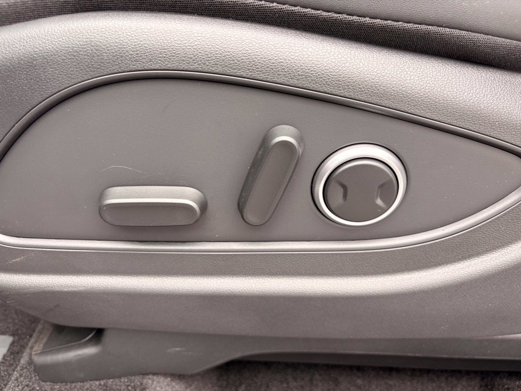 2027 Hyundai PALISADE SEL 7 Passenger
