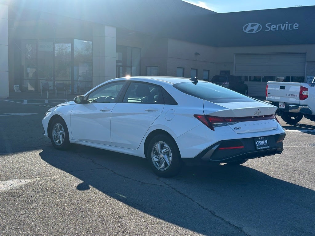 2025 Hyundai ELANTRA SE
