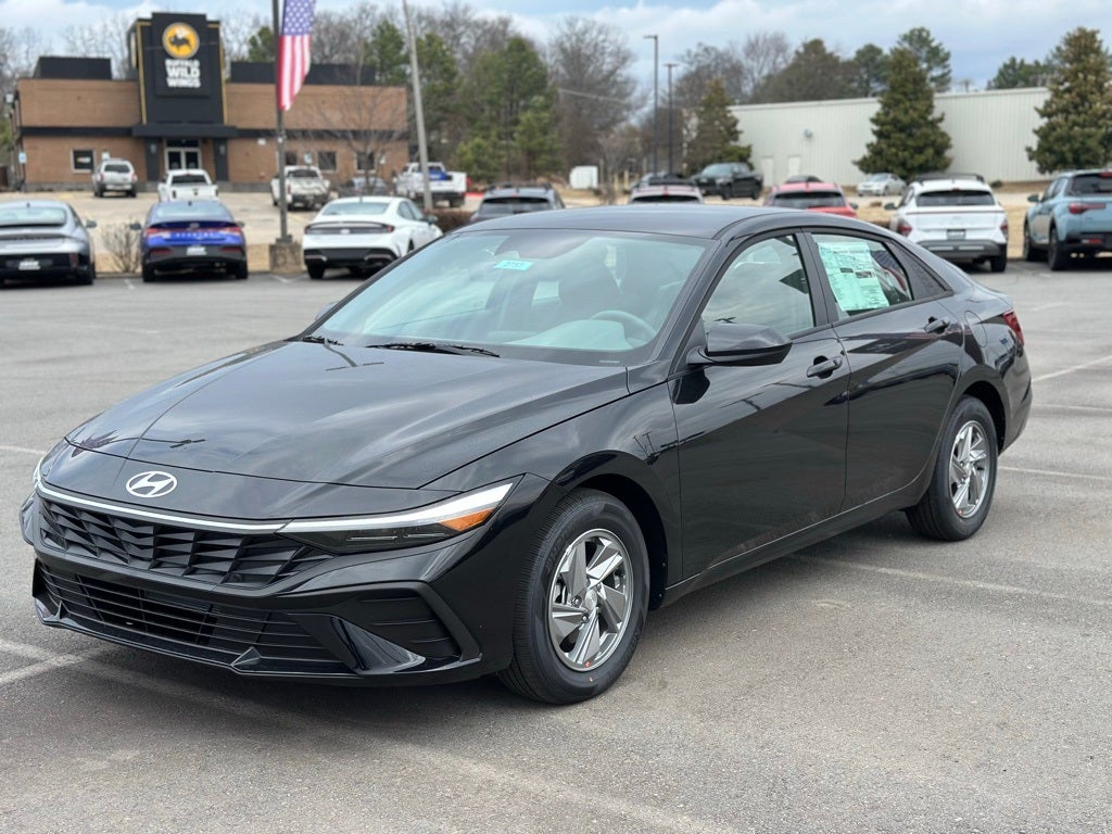 2026 Hyundai ELANTRA SE