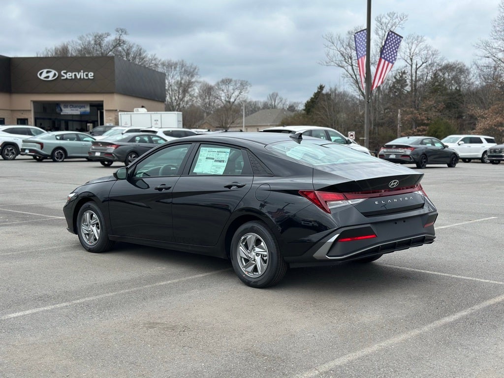 2026 Hyundai ELANTRA SE
