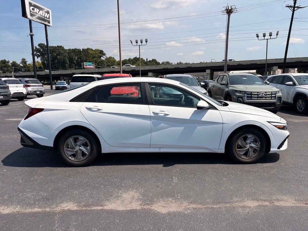 2026 Hyundai ELANTRA SE