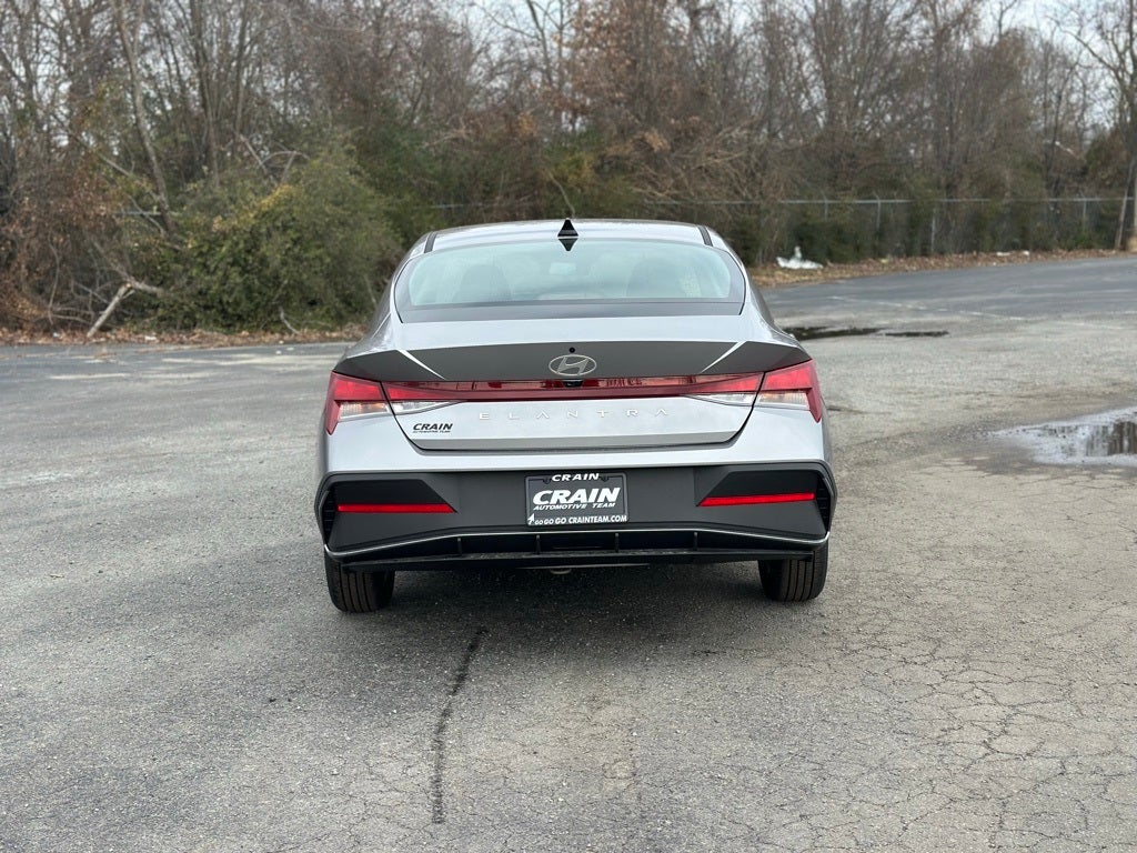 2026 Hyundai ELANTRA SE