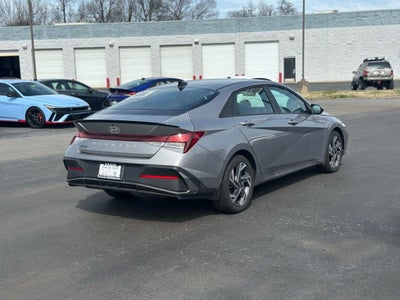 2025 Hyundai ELANTRA SEL Sport