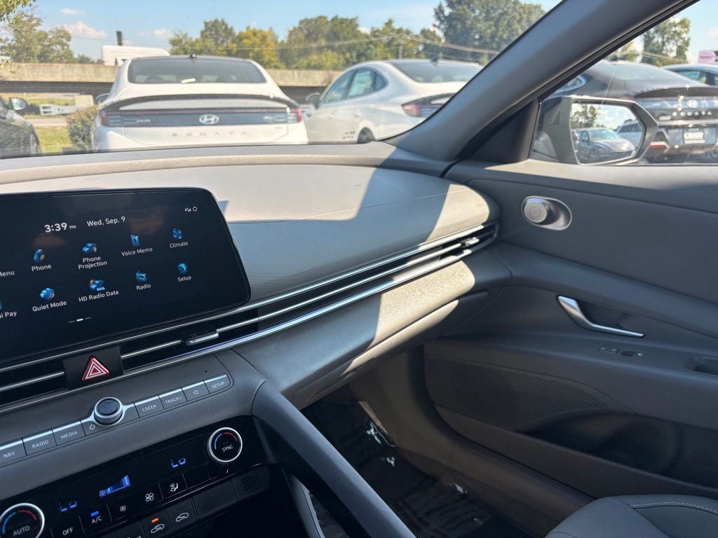 2024 Hyundai ELANTRA SEL