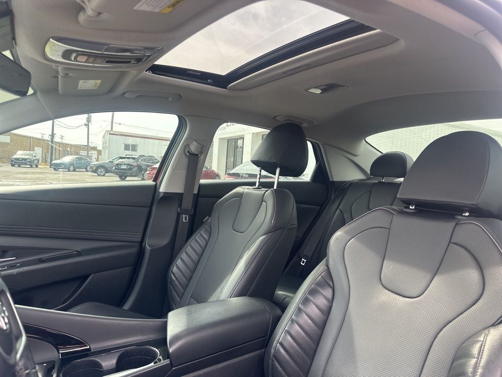 2023 Hyundai ELANTRA Limited