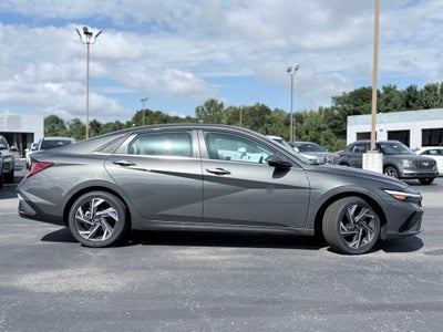 2025 Hyundai ELANTRA Limited