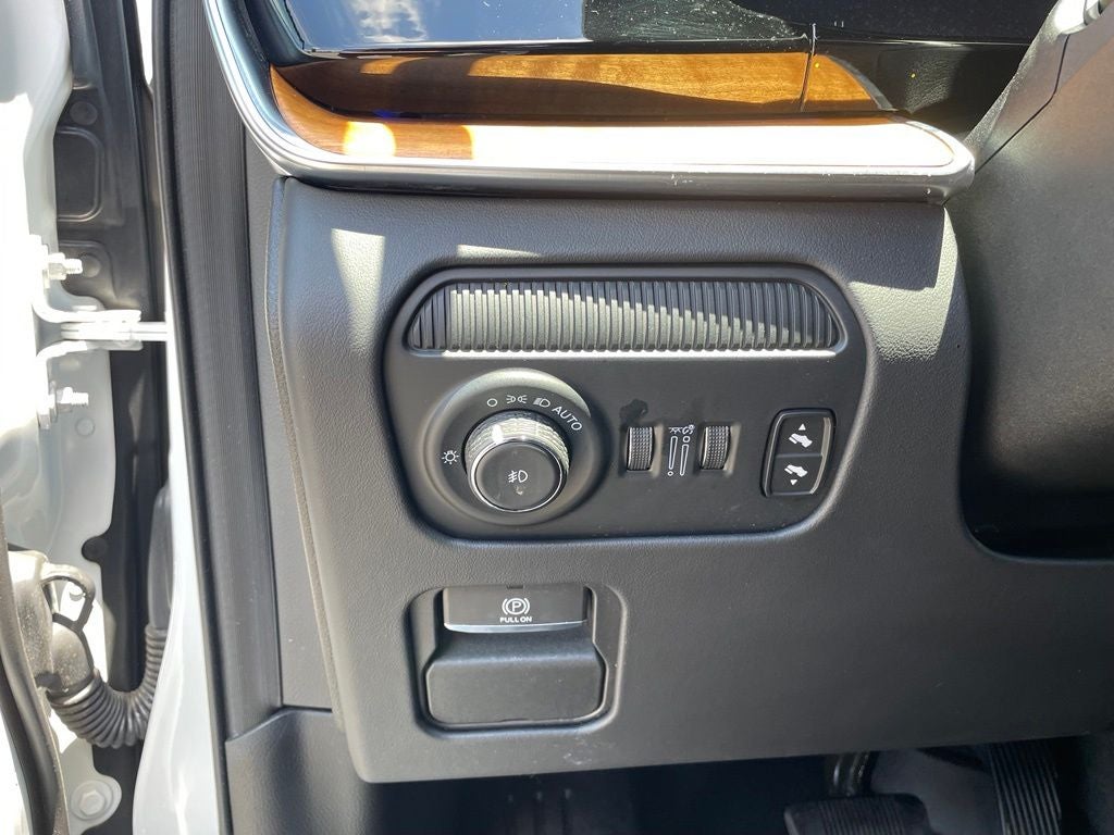 2024 Jeep Grand Wagoneer L Series III