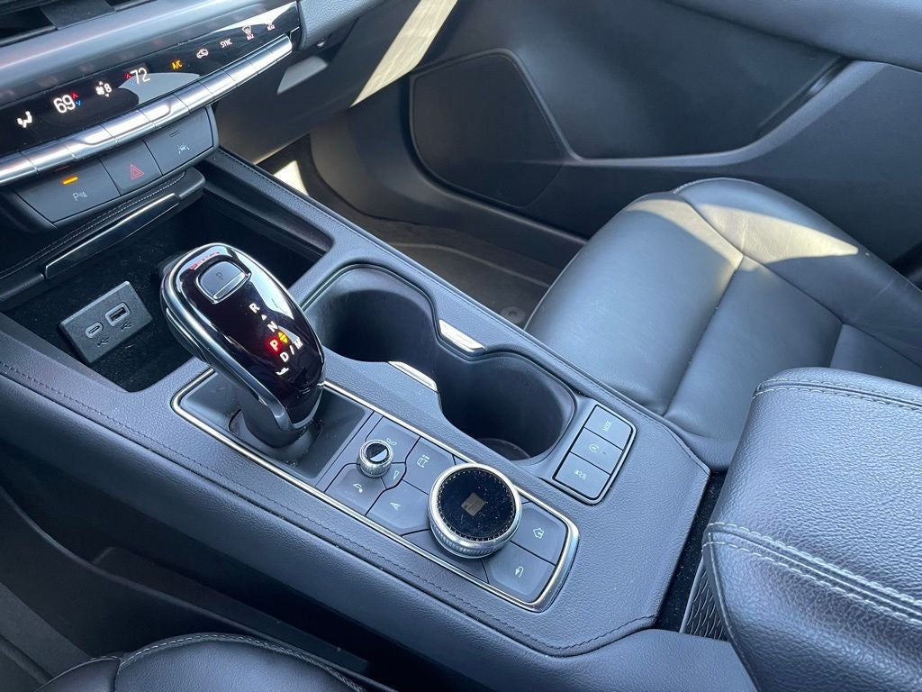 2025 Cadillac XT4 Premium Luxury