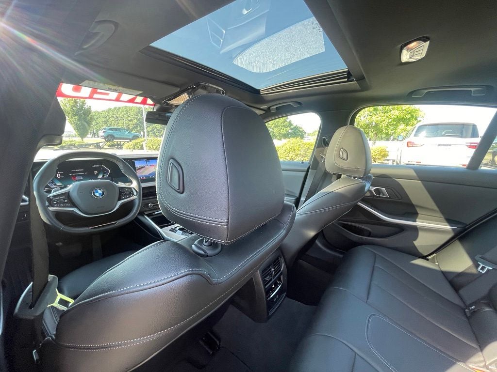 2025 BMW 3 Series 330i