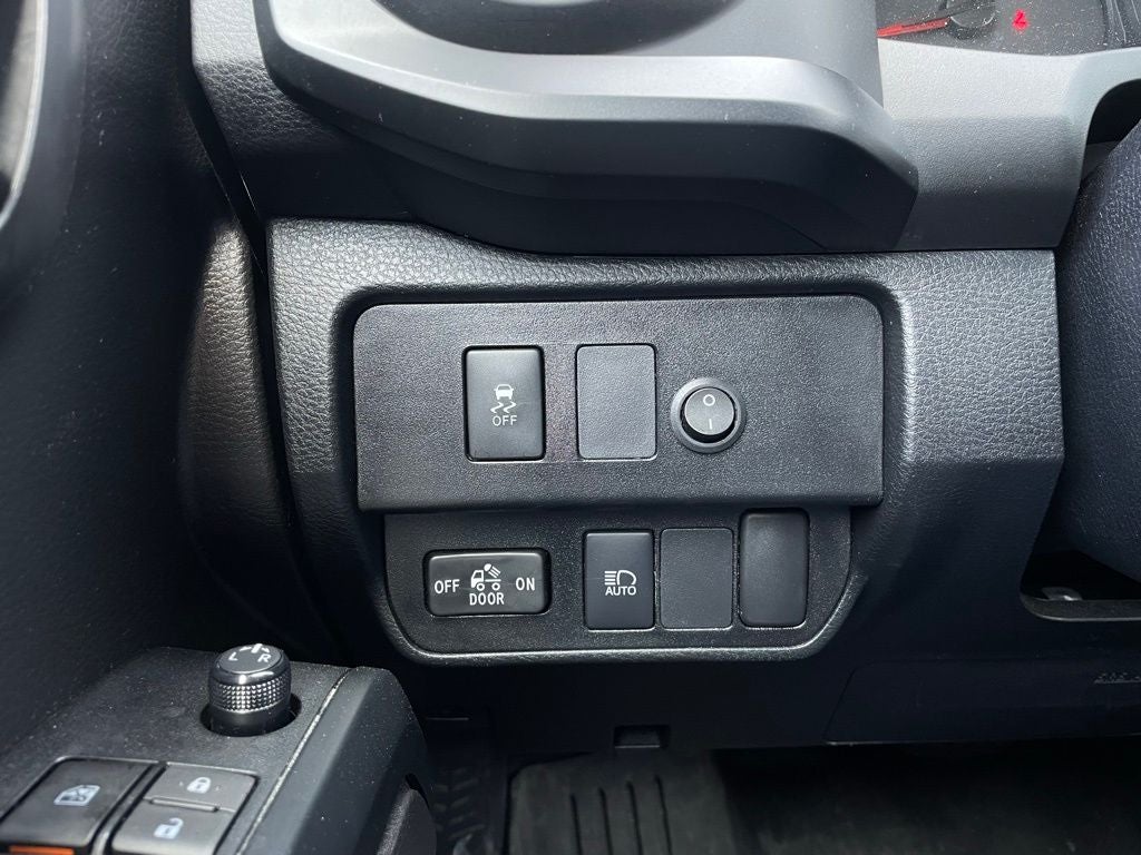 2022 Toyota Tacoma SR V6