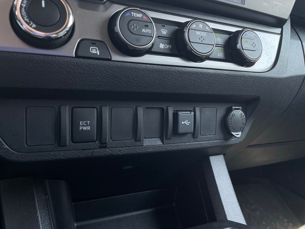 2022 Toyota Tacoma SR V6