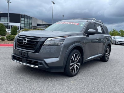 2023 Nissan Pathfinder Platinum