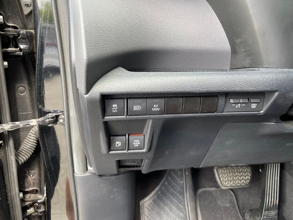 2022 Toyota Sienna XSE 7 Passenger
