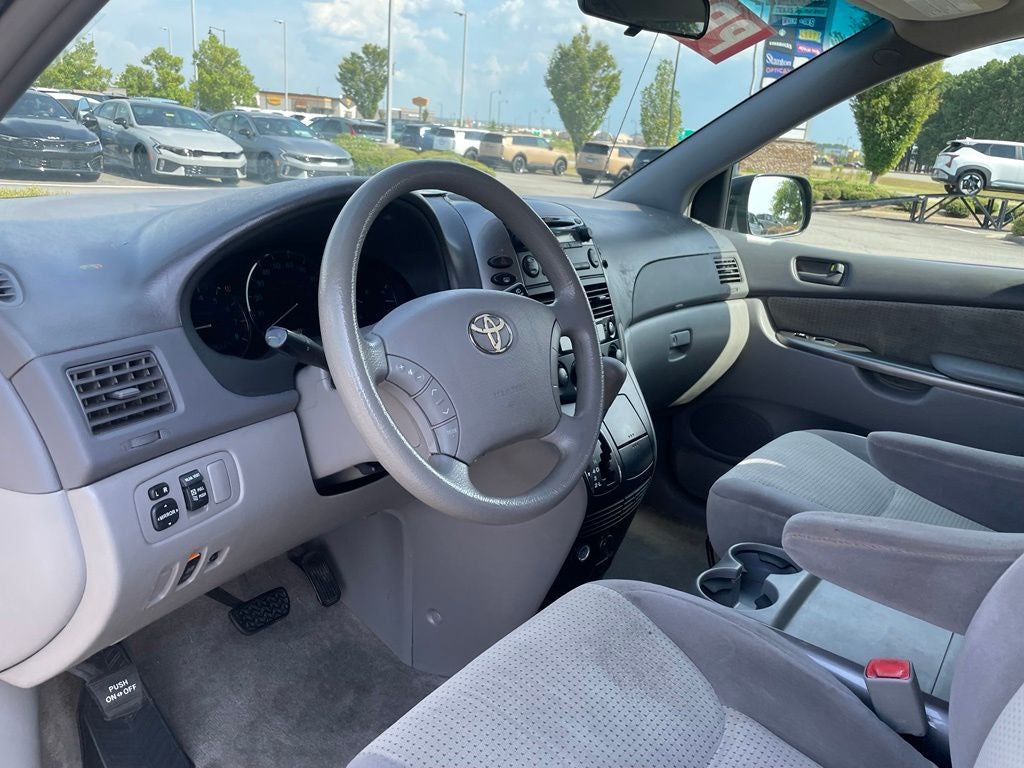 2009 Toyota Sienna LE