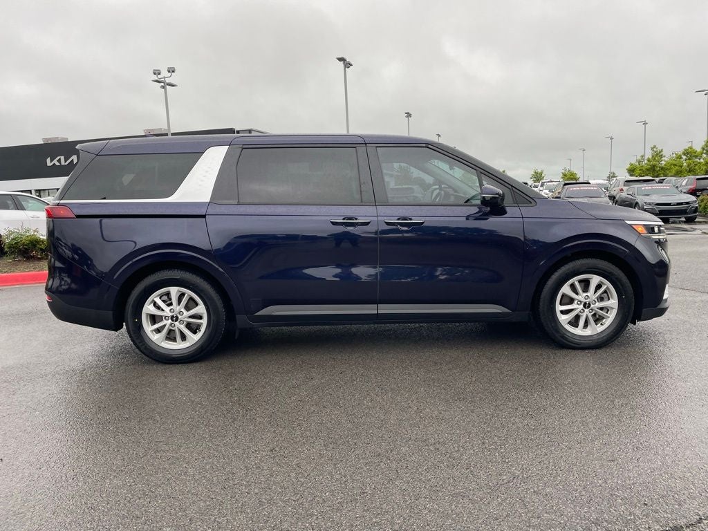 2023 Kia Carnival LX