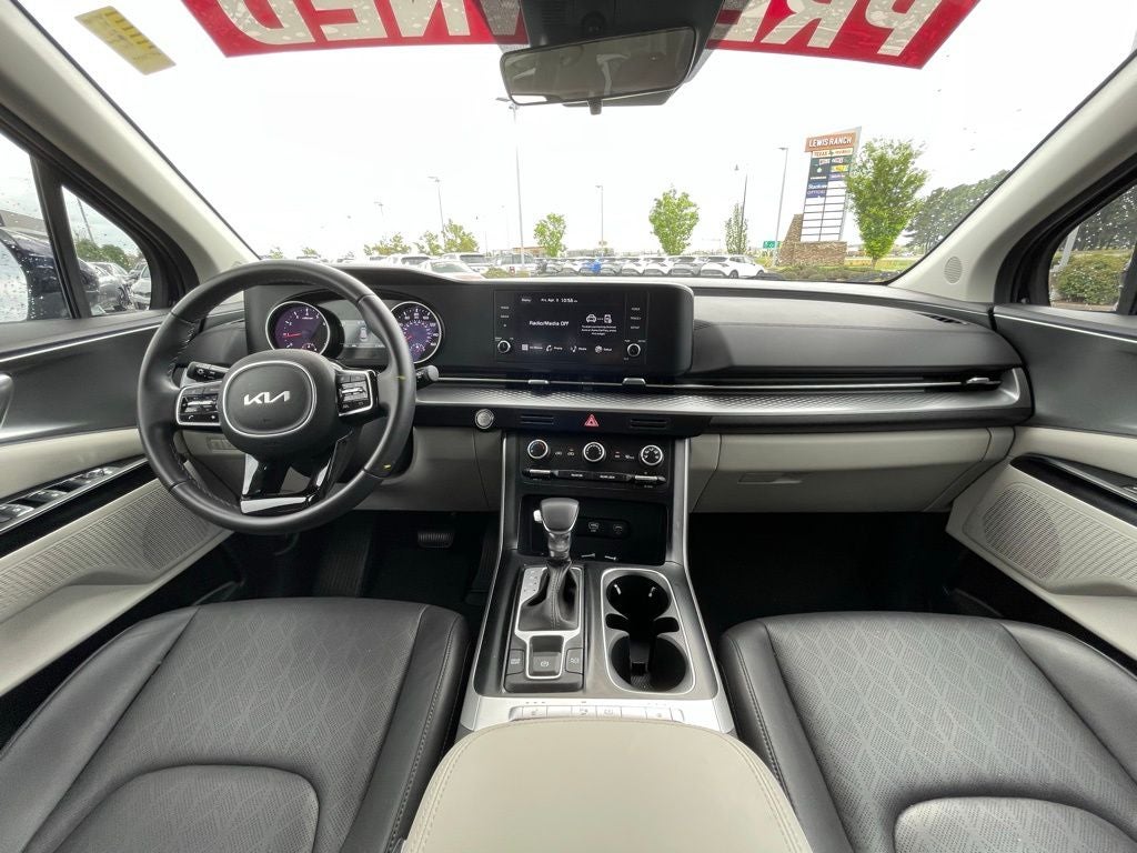 2024 Kia Carnival LX