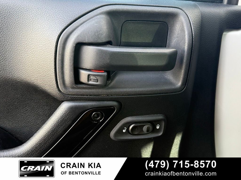 2015 Jeep Wrangler Unlimited Sahara Altitude - 4WD / CLEAN CARFAX / LIFT / WHEELS / TIRES