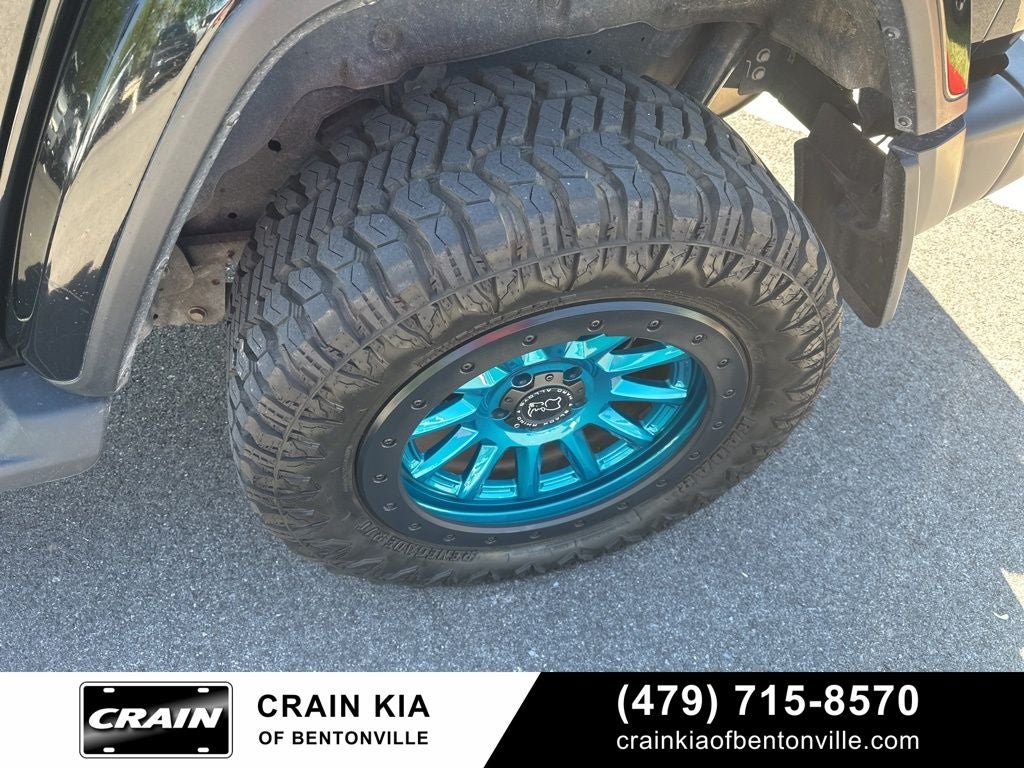 2018 Jeep Wrangler Unlimited Sahara - 4WD / ONE OWNER / LIFTED!