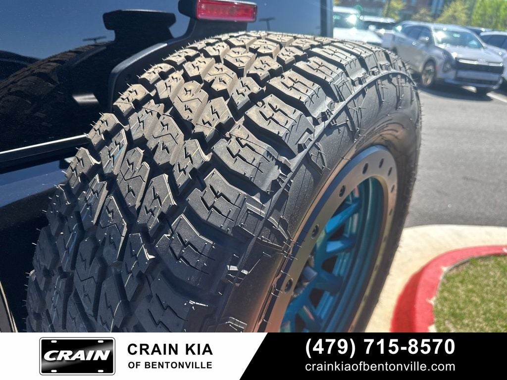 2018 Jeep Wrangler Unlimited Sahara - 4WD / ONE OWNER / LIFTED!