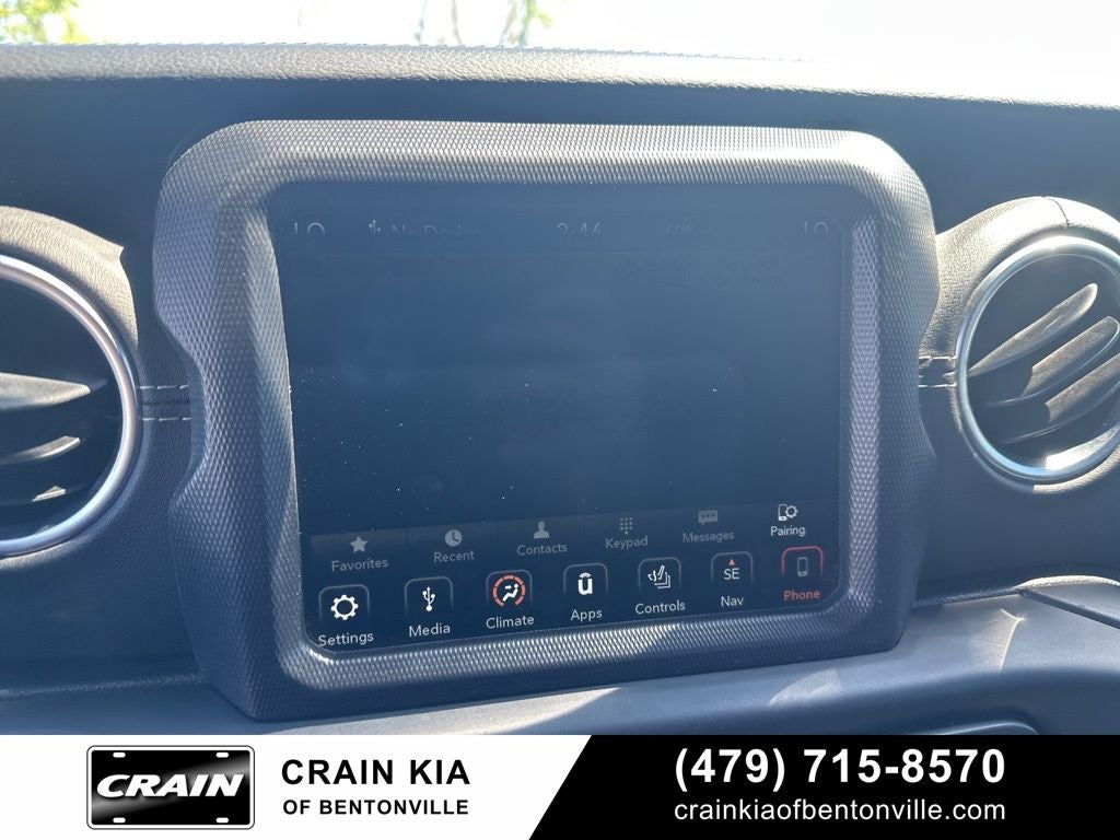 2018 Jeep Wrangler Unlimited Sahara - 4WD / ONE OWNER / LIFTED!