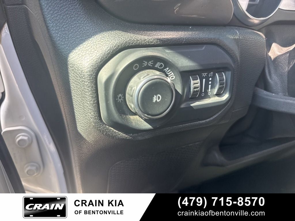 2018 Jeep Wrangler Unlimited Sahara - 4WD / CLEAN CARFAX / ONE OWNER