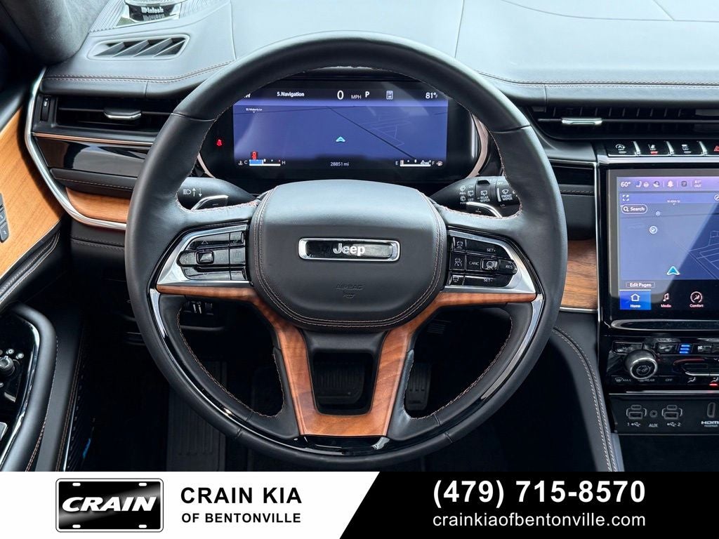 2025 Jeep Grand Cherokee L Summit - 4WD / PANORAMIC SUNROOF