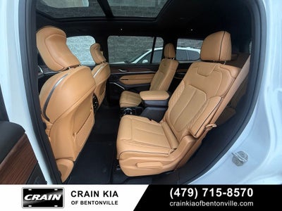 2025 Jeep Grand Cherokee L Summit - 4WD / PANORAMIC SUNROOF / CLEAN CARFAX
