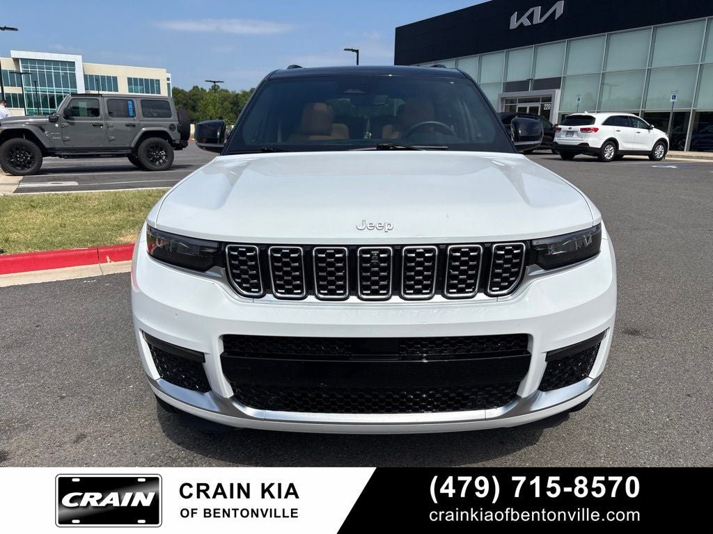 2025 Jeep Grand Cherokee L Summit - 4WD / PANORAMIC SUNROOF / CLEAN CARFAX
