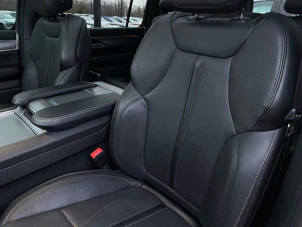 2024 Jeep Wagoneer Series II - CARBIDE EDITION / 4WD / PANO ROOF / ONE OWNER