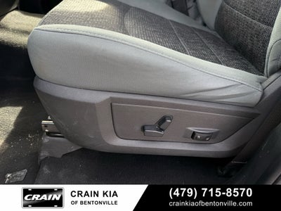 2019 RAM 1500 Classic Big Horn - 4WD / CLEAN CARFAX