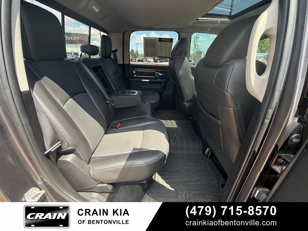 2015 RAM 1500 Laramie - 4WD / SUNROOF