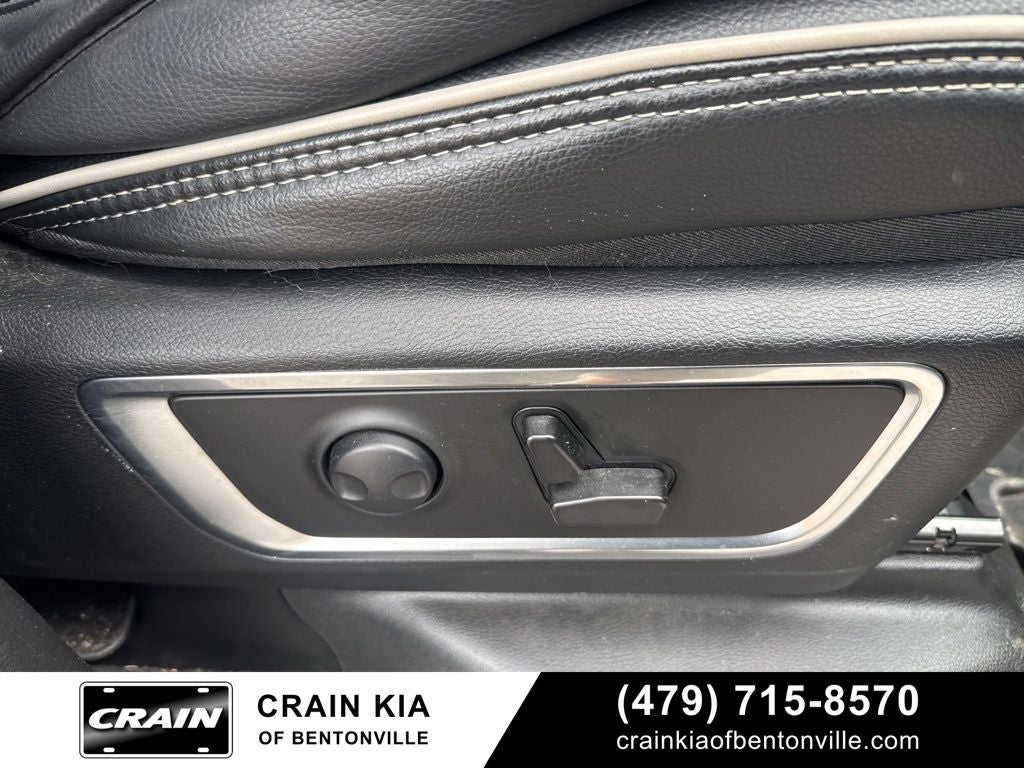 2025 RAM 1500 Laramie - 4WD / CLEAN CARFAX