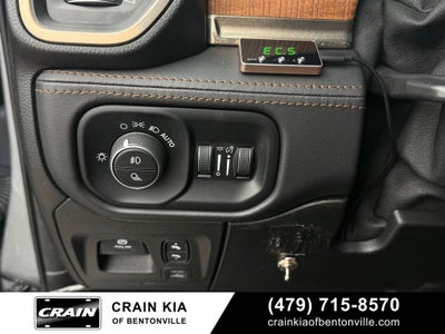 2020 RAM 1500 Laramie Longhorn - 4WD / PANORAMIC SUNROOF / LIFTED!