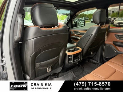 2020 RAM 1500 Laramie Longhorn - 4WD / PANORAMIC SUNROOF / LIFTED!