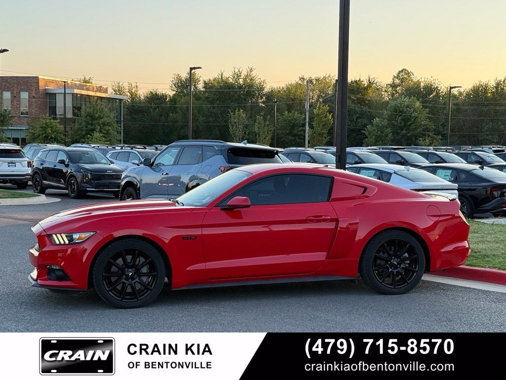 2016 Ford Mustang GT - 5.0 L V8 / CLEAN CARFAX