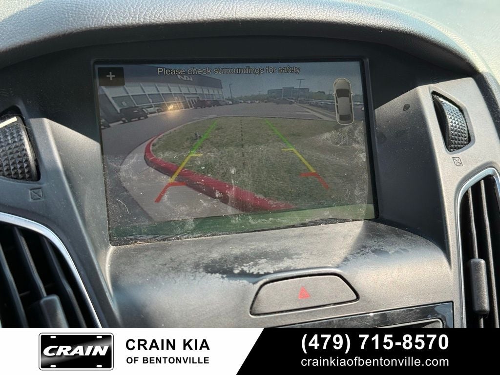 2018 Ford Focus Titanium - HATCHBACK / SUNROOF / CLEAN CARFAX / LOW MILES!