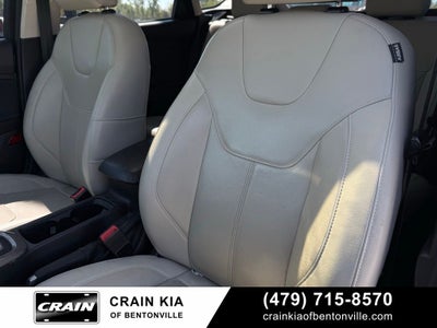 2018 Ford Focus Titanium - HATCHBACK / SUNROOF / CLEAN CARFAX / LOW MILES!