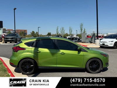 2018 Ford Focus Titanium - HATCHBACK / SUNROOF / CLEAN CARFAX / LOW MILES!