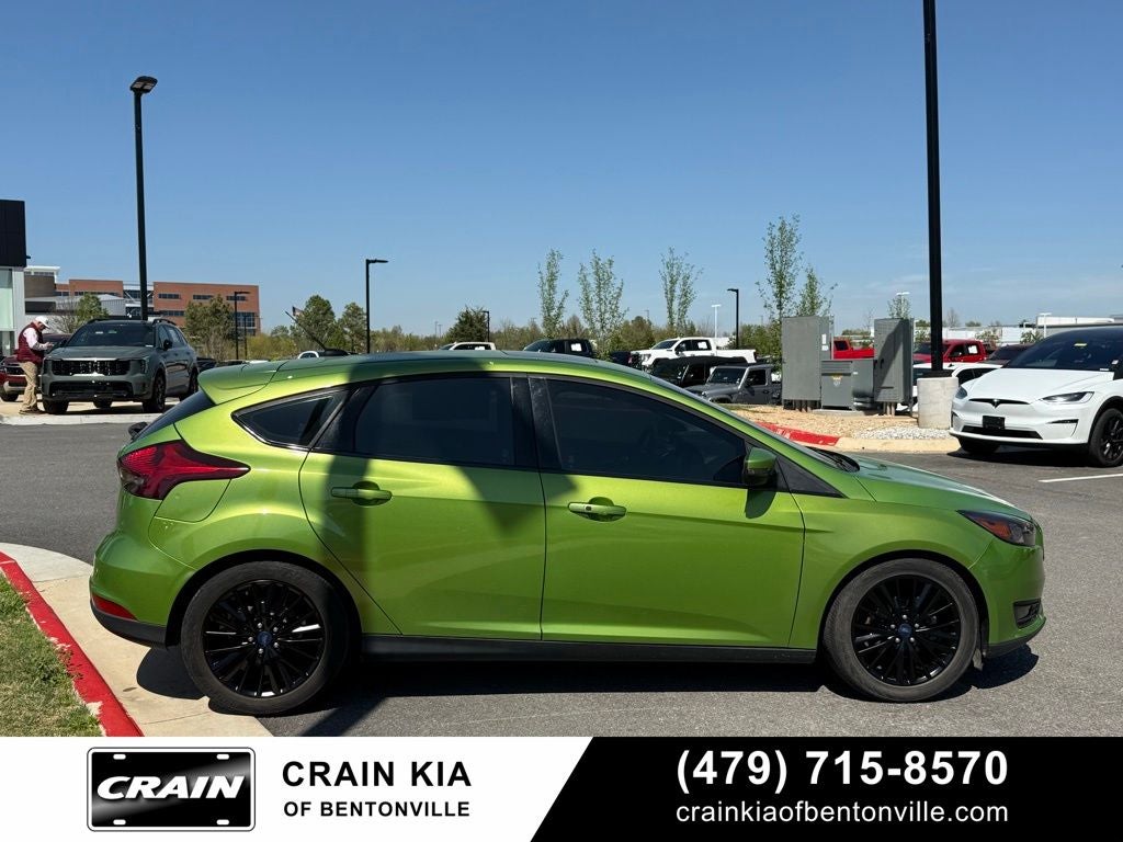 2018 Ford Focus Titanium - HATCHBACK / SUNROOF / CLEAN CARFAX / LOW MILES!