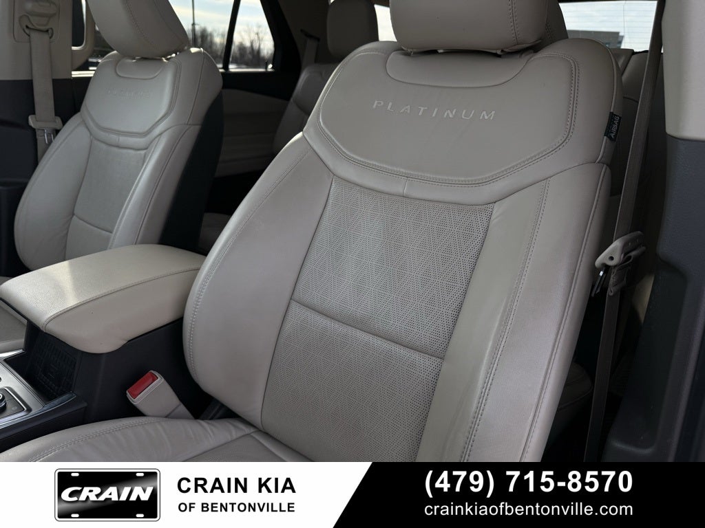2020 Ford Explorer Platinum - 4WD / PANORAMIC SUNROOF / CLEAN CARFAX