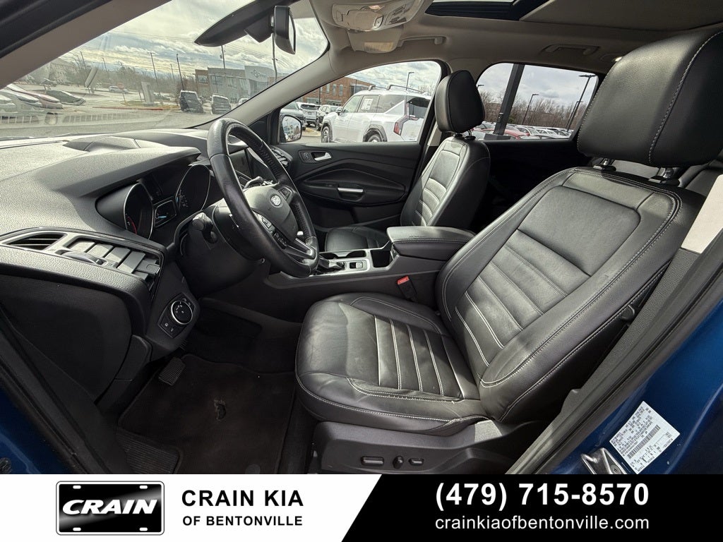 2017 Ford Escape Titanium - PANORAMIC SUNROOF / CLEAN CARFAX
