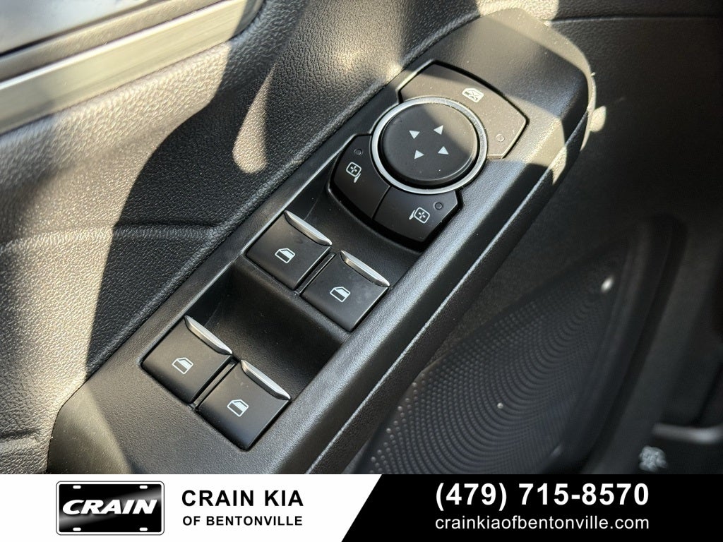 2022 Ford Escape Titanium - AWD / PANORAMIC SUNROOF / CLEAN CARFAX