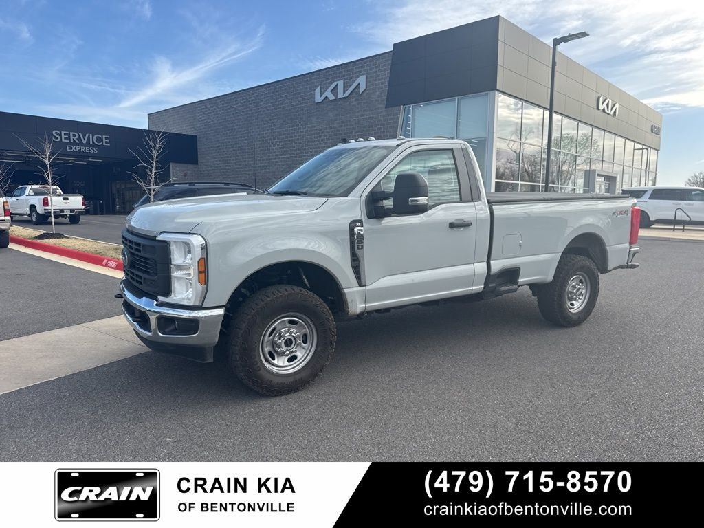 2026 Ford F-250SD XL - 4WD / CLEAN CARFAX / ONE OWNER