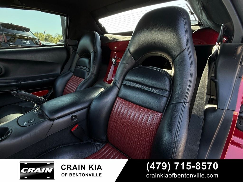 2004 Chevrolet Corvette Base - CLEAN CARFAX HISTORY