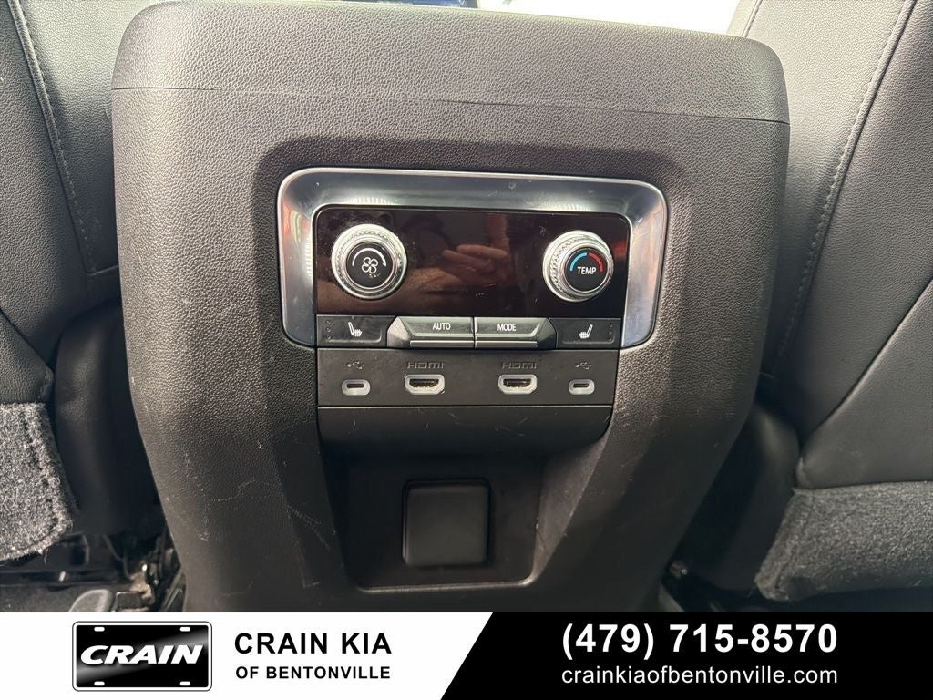 2021 GMC Yukon AT4 - 4WD / PANORAMIC SUNROOF / CLEAN CARFAX